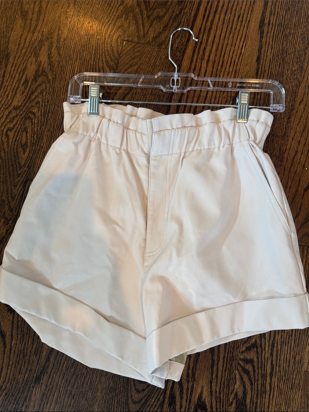 BuddyLove Ivory Faux Leather High Rise Paperbag Shorts Size Small - Picture 2 of 4